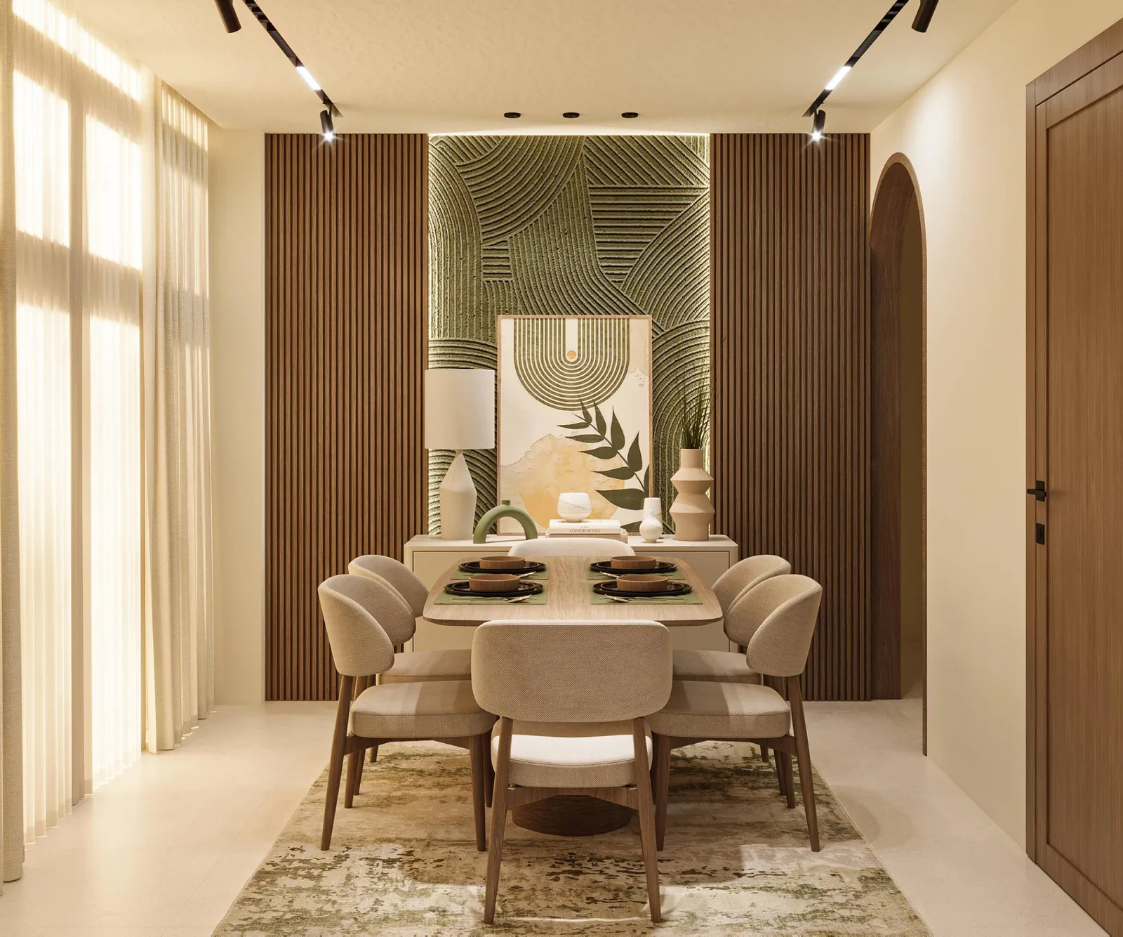 Comedor moderno con mesa rectangular, sillas tapizadas en beige y pared de fondo decorada con paneles de líneas geométricas y arte abstracto.